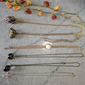 Necklace Lot (7 Pieces)